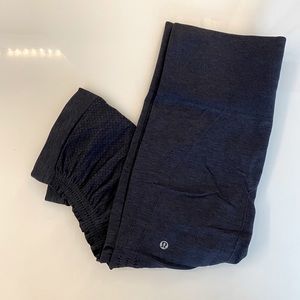NWOT Lululemon Workout Crops